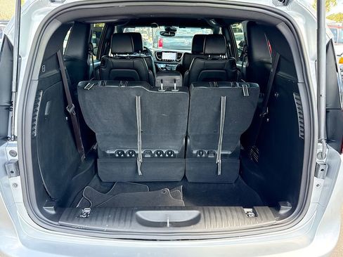 Used 2026 Chrysler Pacifica Select image 30