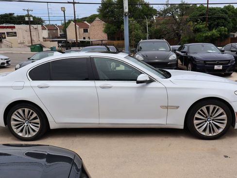Used 2015 BMW 740i RWD image 9