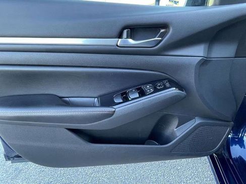 Used 2024 Nissan Altima 2.5 SR image 16