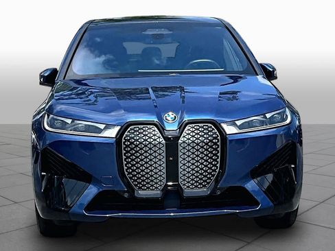 Used 2024 BMW iX xDrive50 w/ Sport Package AWD/4WD image 3