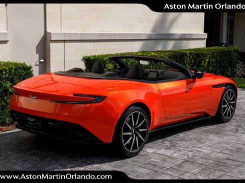 Used 2020 Aston Martin DB11 Volante RWD image 24