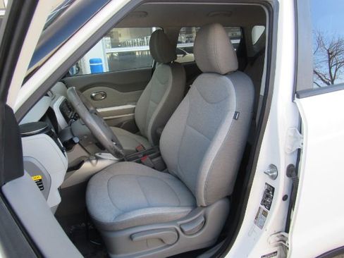 Used 2017 Kia Soul EV-e image 6