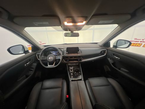 Used 2023 Nissan Rogue SV FWD image 18