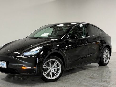Used 2023 Tesla Model Y Long Range image 1