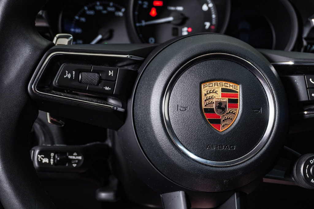 Certified 2026 Porsche Macan AWD/4WD image 20