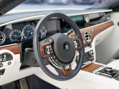 Certified 2022 Rolls-Royce Ghost image 13