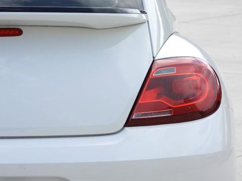 Used 2018 Volkswagen Beetle 2.0T FWD image 20