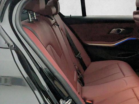 Used 2022 BMW 330i Sedan w/ M Sport Package image 19