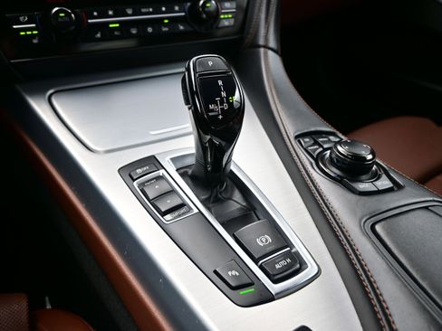 Used 2012 BMW 640i Convertible image 21