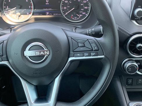 Used 2025 Nissan Sentra SV FWD image 12