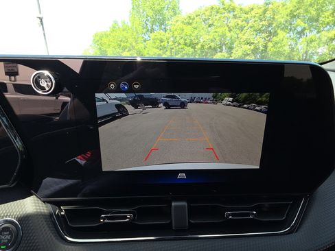 New 2026 Chevrolet Equinox RS w/ Convenience Package III FWD image 22