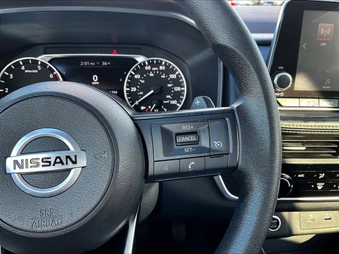 Used 2021 Nissan Rogue S image 23