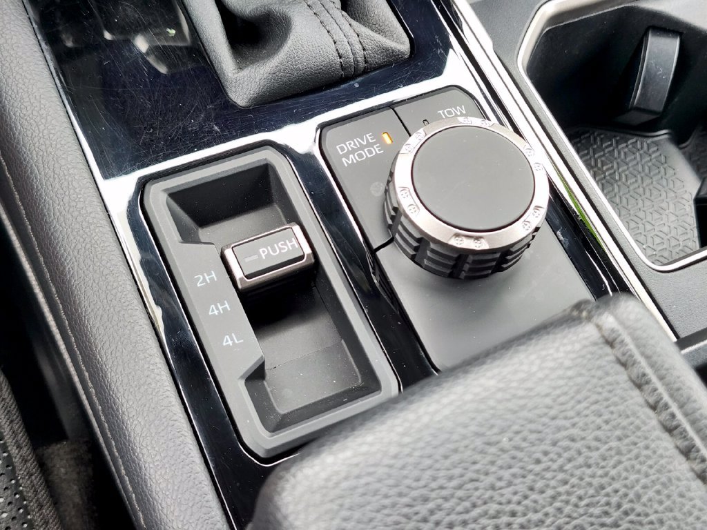 Used 2024 Toyota Tundra Limited AWD/4WD image 27