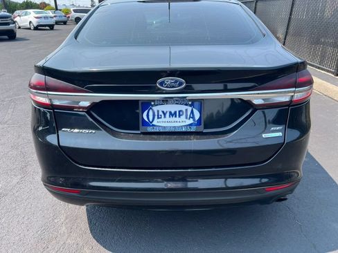 Used 2017 Ford Fusion SE FWD image 12