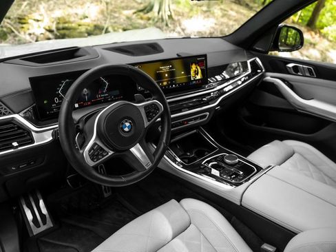Used 2024 BMW X5 xDrive40i w/ M Sport Package AWD/4WD image 24