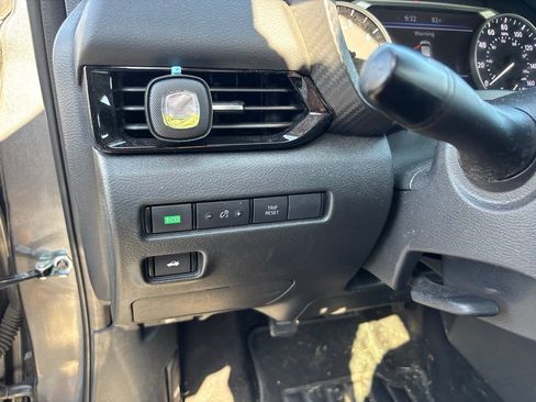 Used 2025 Nissan Sentra SV FWD image 13