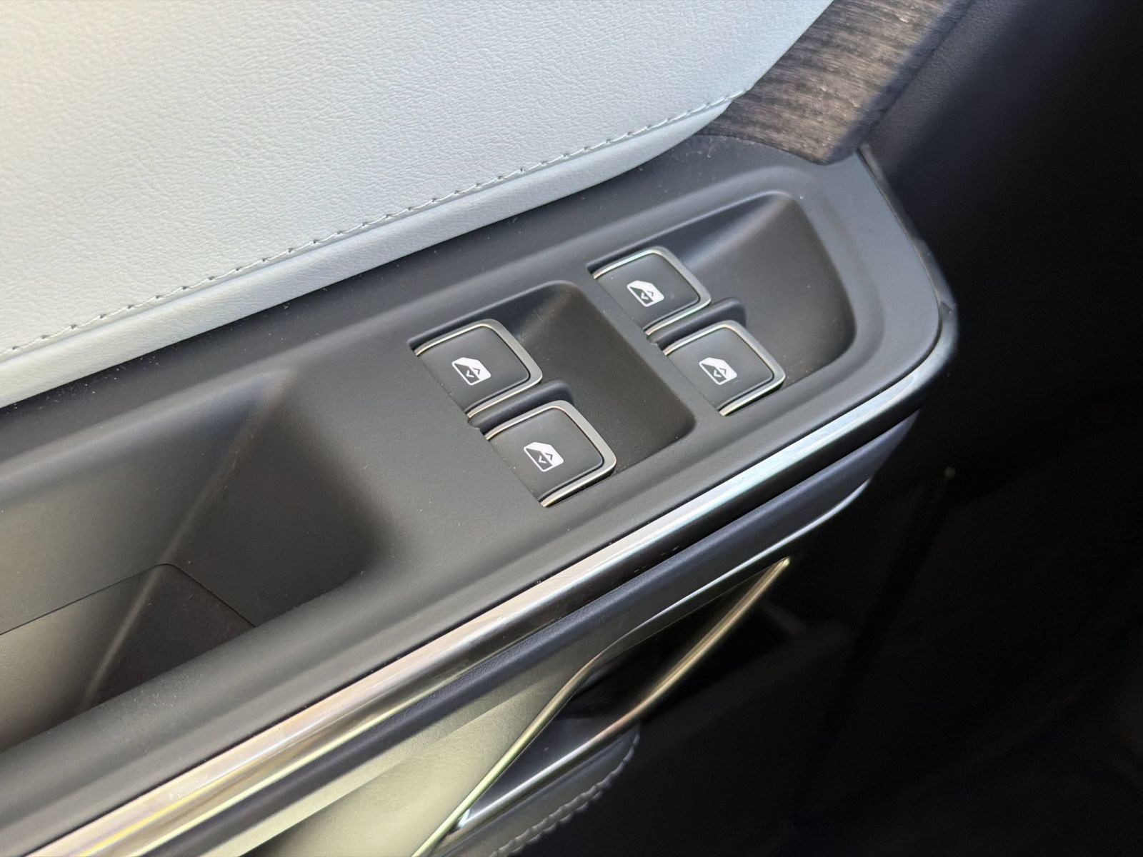 Used 2023 Rivian R1S Adventure Quad AWD/4WD image 14