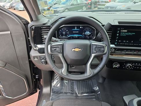 Used 2023 Chevrolet Silverado 1500 LT AWD/4WD image 12