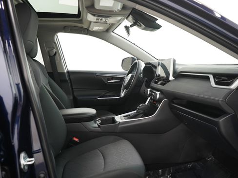 Used 2025 Toyota RAV4 XLE w/ Convenience Package AWD/4WD image 13