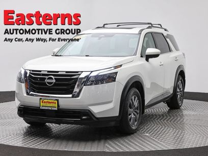 Used 2024 Nissan Pathfinder SV w/ SV Premium Package