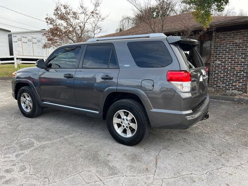 Used 2013 Toyota 4Runner SR5 image 2
