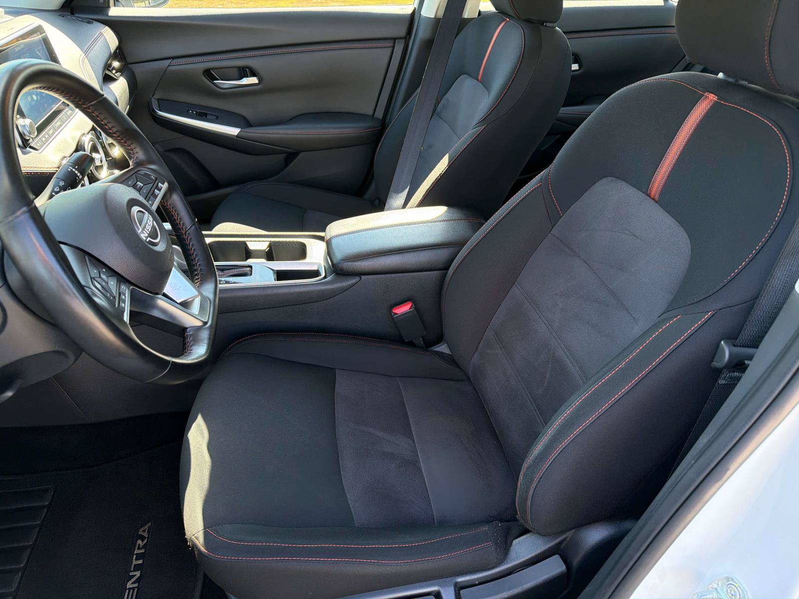 Used 2025 Nissan Sentra SR FWD image 30