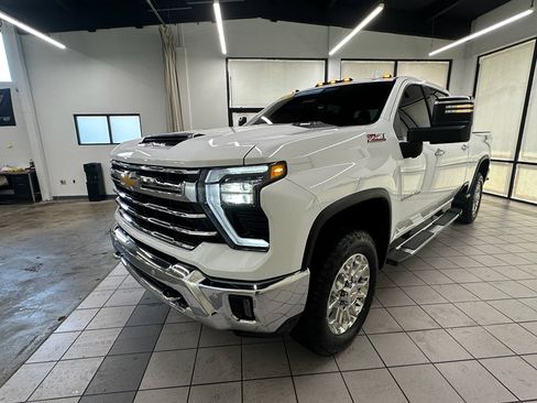 Certified 2025 Chevrolet Silverado 2500 LTZ w/ LTZ Premium Package image 10