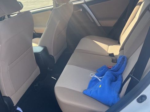 Used 2015 Toyota RAV4 XLE AWD/4WD image 8