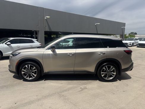 Used 2025 INFINITI QX60 Luxe w/ Vision Package image 9