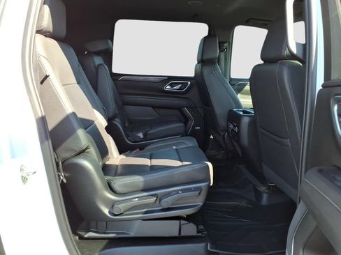 Used 2023 Chevrolet Suburban Z71 AWD/4WD image 12