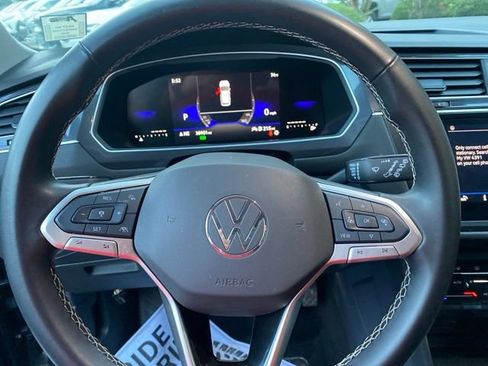 Used 2024 Volkswagen Tiguan SE FWD image 8