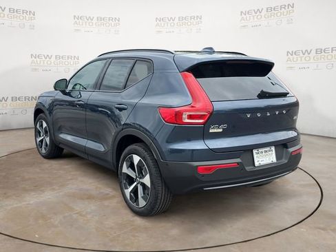 New 2026 Volvo XC40 B5 Plus w/ Protection Package Premier AWD/4WD image 3