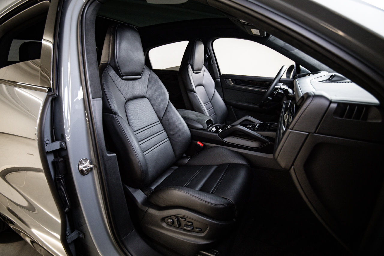 Certified 2026 Porsche Cayenne GTS AWD/4WD image 29