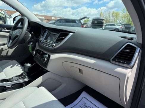 Used 2017 Hyundai Tucson SE AWD/4WD image 12