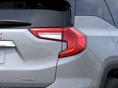 Used 2022 GMC Terrain SLT AWD/4WD image 11