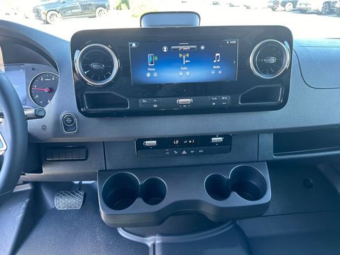 New 2025 Mercedes-Benz Sprinter 2500 image 24