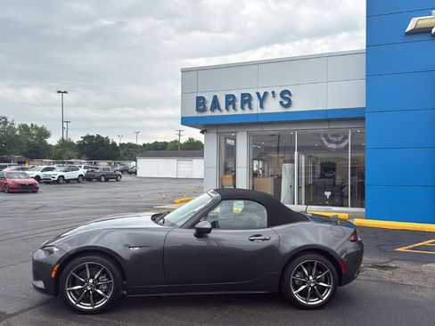 Used 2023 MAZDA MX-5 Miata Grand Touring RWD image 2