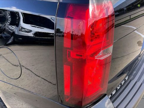 Used 2018 Chevrolet Tahoe LT RWD image 28