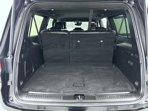 Used 2023 Jeep Wagoneer L 4WD w/ HD Trailer Tow Package image 23