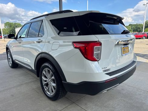 Certified 2023 Ford Explorer XLT w/ Equipment Group 202A AWD/4WD image 5