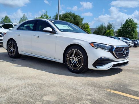 New 2026 Mercedes-Benz E 350 4MATIC Sedan image 5