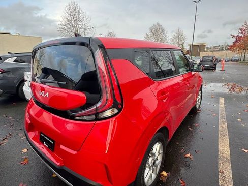 Certified 2023 Kia Soul LX w/ LX Technology Package image 5