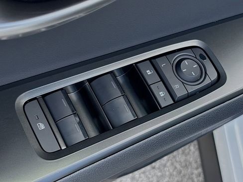 Used 2025 Lexus UX 300h FWD w/ Accessory Package (Z1) image 22