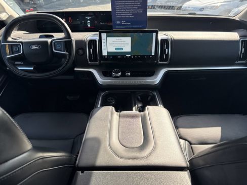 Certified 2025 Ford Expedition Platinum AWD/4WD image 20