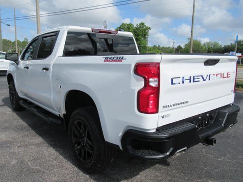 Used 2025 Chevrolet Silverado 1500 LT Trail Boss w/ Convenience Package II image 7
