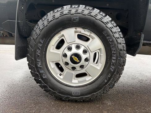 Used 2018 Chevrolet Silverado 2500 LT w/ LT Convenience Package image 15