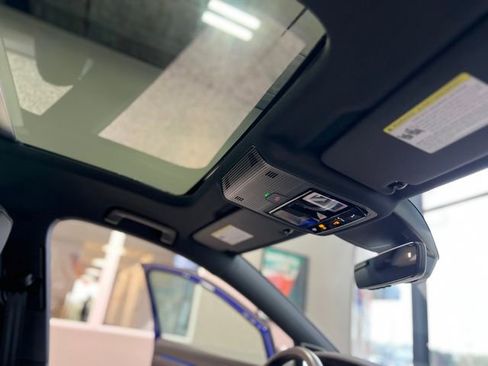 Used 2024 Volkswagen Golf R image 35