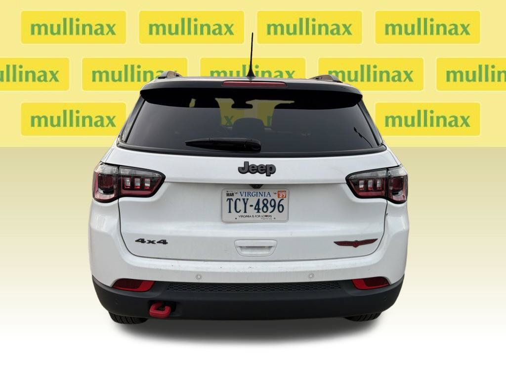 Used 2025 Jeep Compass Trailhawk AWD/4WD image 9