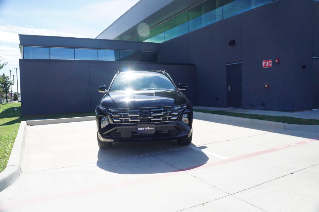 New 2026 Hyundai Tucson Limited AWD/4WD image 2