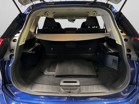 Used 2020 Nissan Rogue S FWD image 29